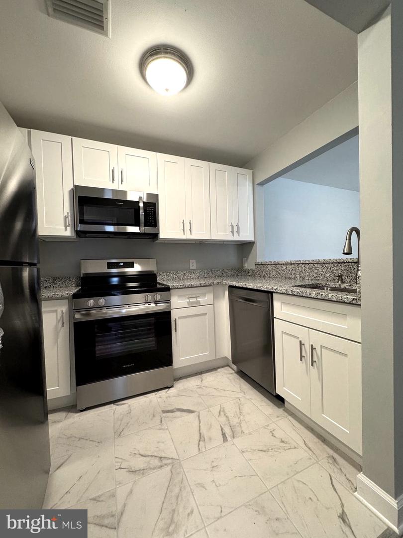 202 GROSVENOR LN #72 ( APT. 3), STAFFORD, Virginia 22556, 2 Bedrooms Bedrooms, ,1 BathroomBathrooms,Residential,For sale,202 GROSVENOR LN #72 ( APT. 3),VAST2039940 MLS # VAST2039940