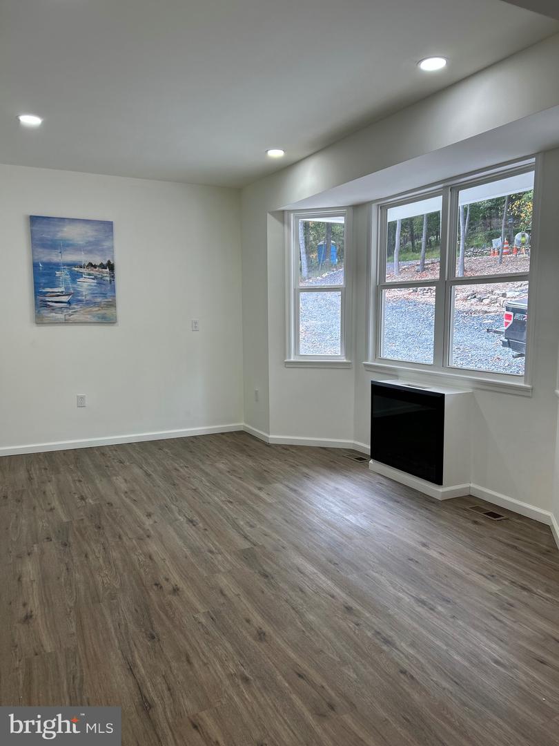 207 OTTER TRL, WINCHESTER, Virginia 22602, 3 Bedrooms Bedrooms, ,2 BathroomsBathrooms,Residential,For sale,207 OTTER TRL,VAFV2035632 MLS # VAFV2035632