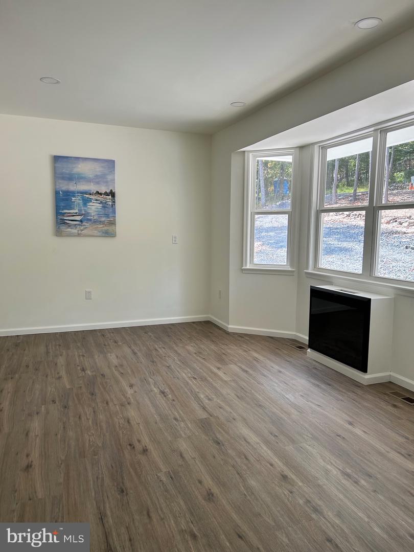 207 OTTER TRL, WINCHESTER, Virginia 22602, 3 Bedrooms Bedrooms, ,2 BathroomsBathrooms,Residential,For sale,207 OTTER TRL,VAFV2035632 MLS # VAFV2035632