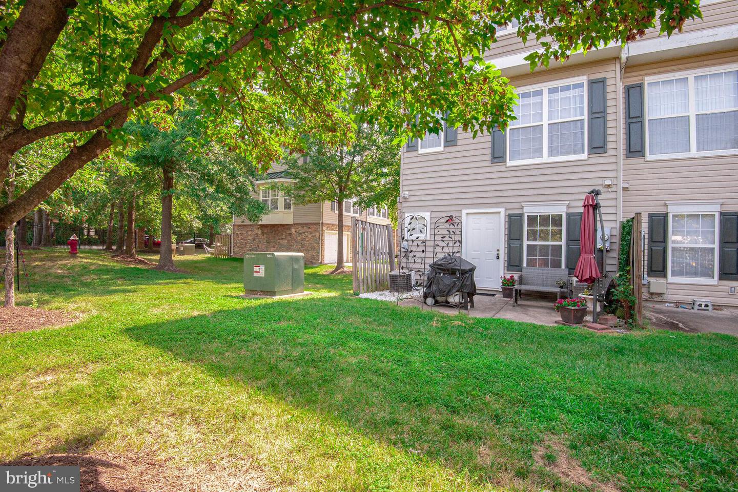 23004 FONTWELL SQ, STERLING, Virginia 20166, 3 Bedrooms Bedrooms, 8 Rooms Rooms,3 BathroomsBathrooms,Residential,For sale,23004 FONTWELL SQ,VALO2104656 MLS # VALO2104656