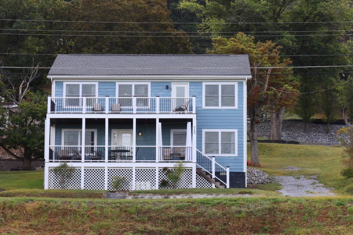 715 AMHERST RD, STAUNTON, Virginia 24401, 3 Bedrooms Bedrooms, ,3 BathroomsBathrooms,Residential,715 AMHERST RD,669500 MLS # 669500