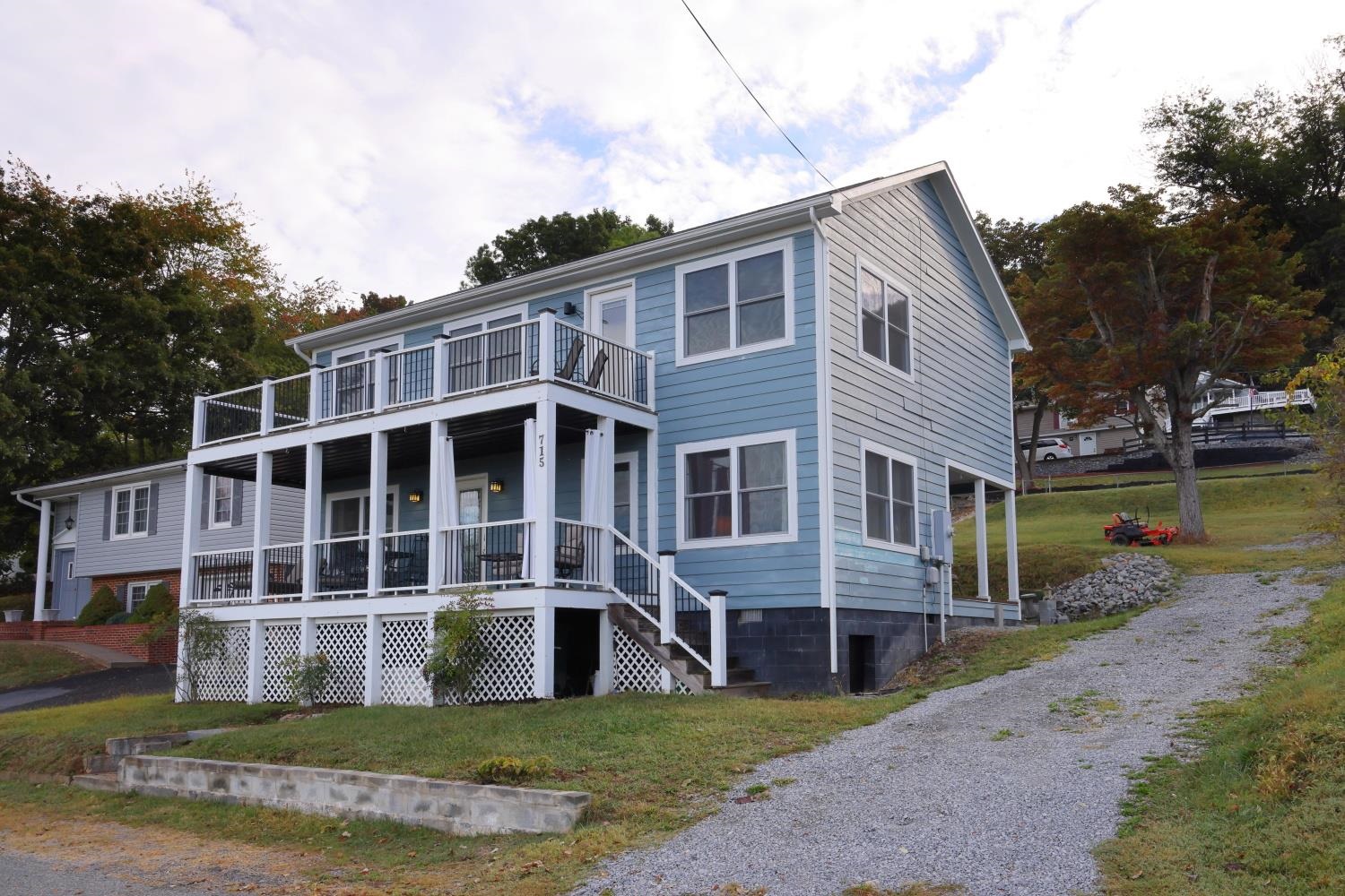 715 AMHERST RD, STAUNTON, Virginia 24401, 3 Bedrooms Bedrooms, ,3 BathroomsBathrooms,Residential,715 AMHERST RD,669500 MLS # 669500