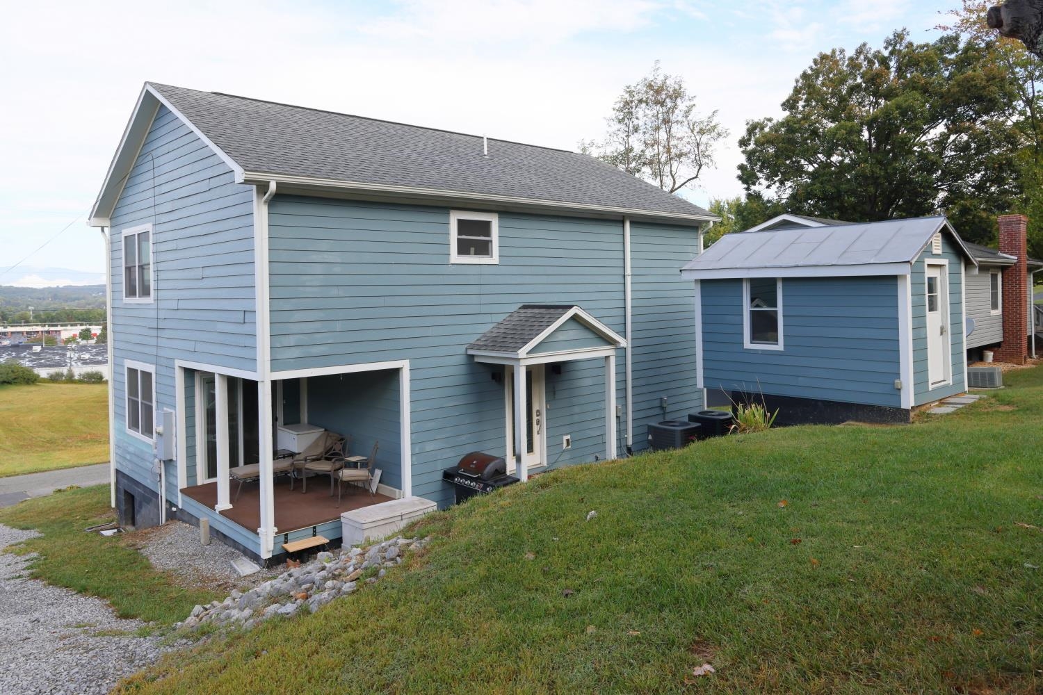 715 AMHERST RD, STAUNTON, Virginia 24401, 3 Bedrooms Bedrooms, ,3 BathroomsBathrooms,Residential,715 AMHERST RD,669500 MLS # 669500