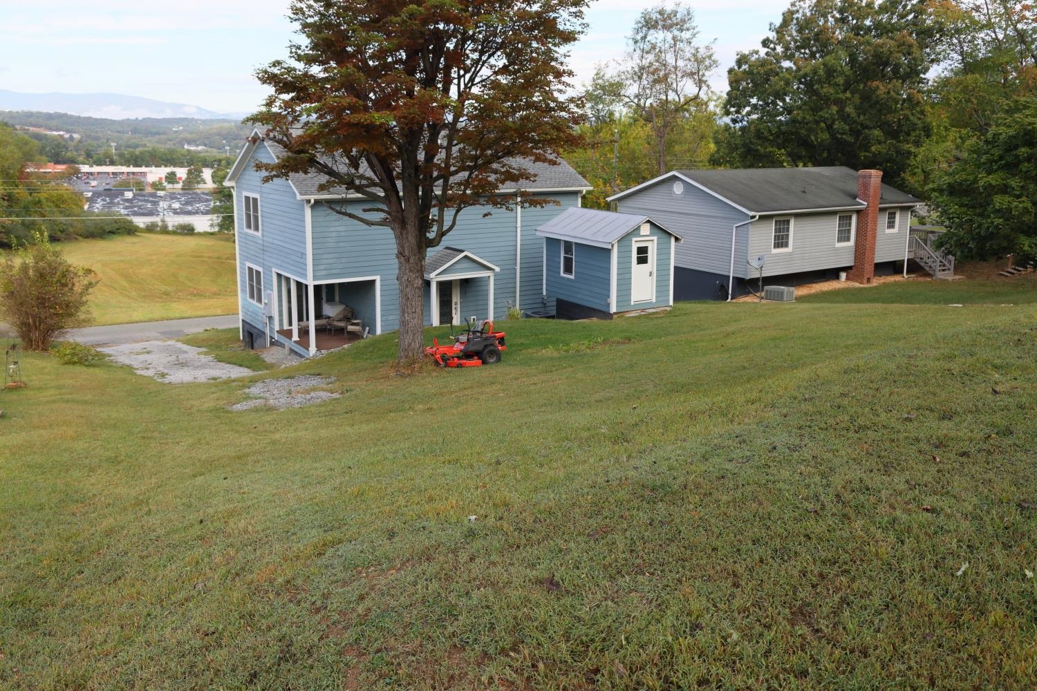 715 AMHERST RD, STAUNTON, Virginia 24401, 3 Bedrooms Bedrooms, ,3 BathroomsBathrooms,Residential,715 AMHERST RD,669500 MLS # 669500