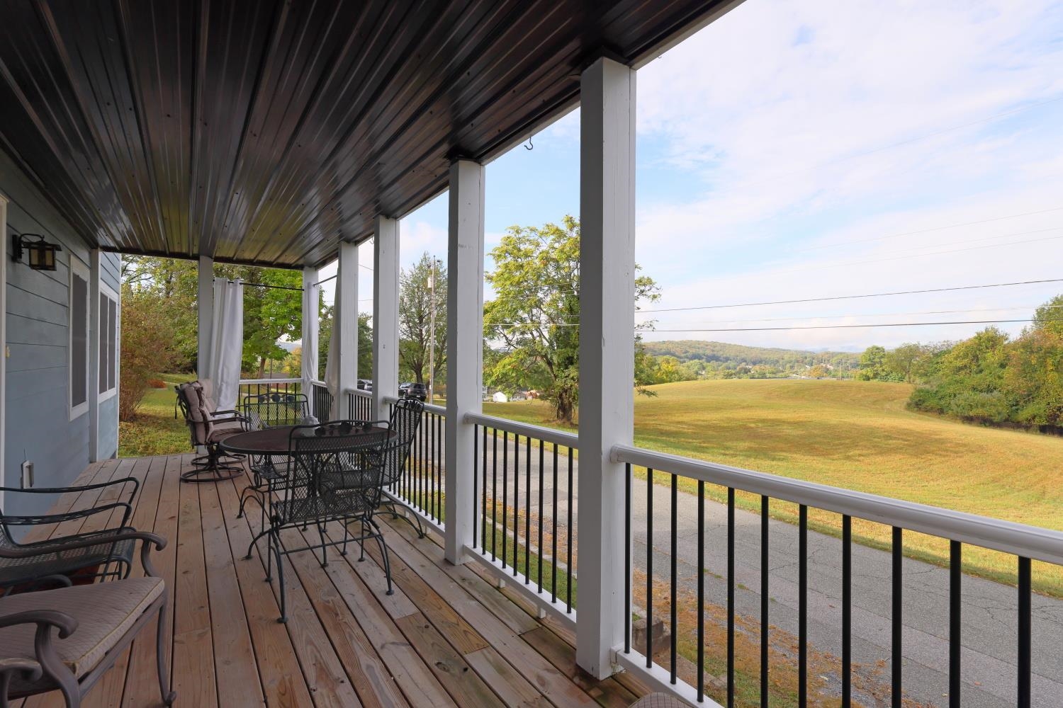 715 AMHERST RD, STAUNTON, Virginia 24401, 3 Bedrooms Bedrooms, ,3 BathroomsBathrooms,Residential,715 AMHERST RD,669500 MLS # 669500