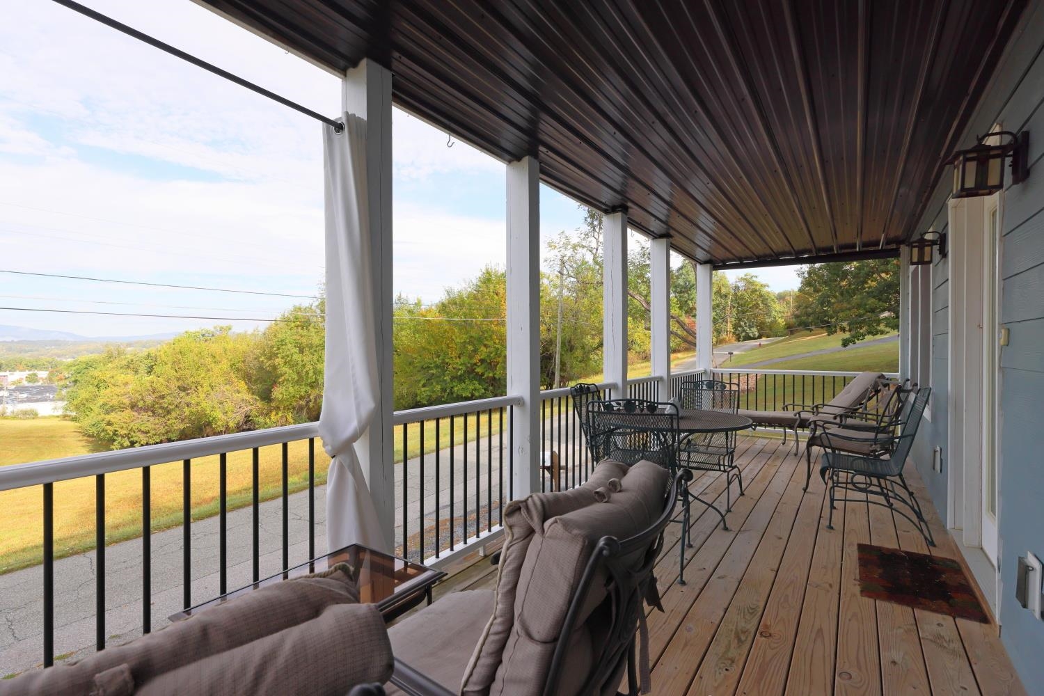 715 AMHERST RD, STAUNTON, Virginia 24401, 3 Bedrooms Bedrooms, ,3 BathroomsBathrooms,Residential,715 AMHERST RD,669500 MLS # 669500