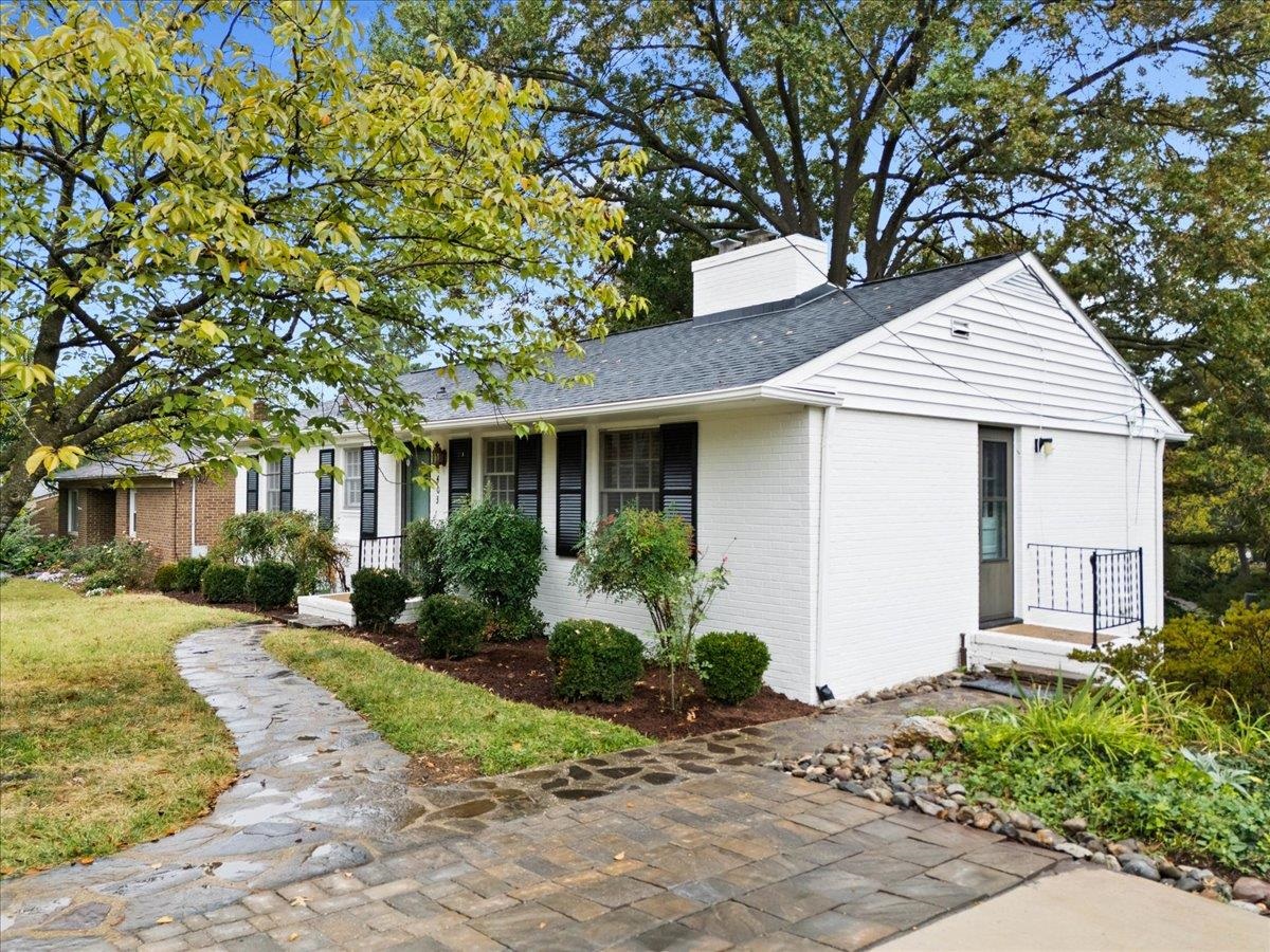 1403 CRAWFORD AVE, HARRISONBURG, Virginia 22801, 4 Bedrooms Bedrooms, ,2 BathroomsBathrooms,Residential,1403 CRAWFORD AVE,669501 MLS # 669501