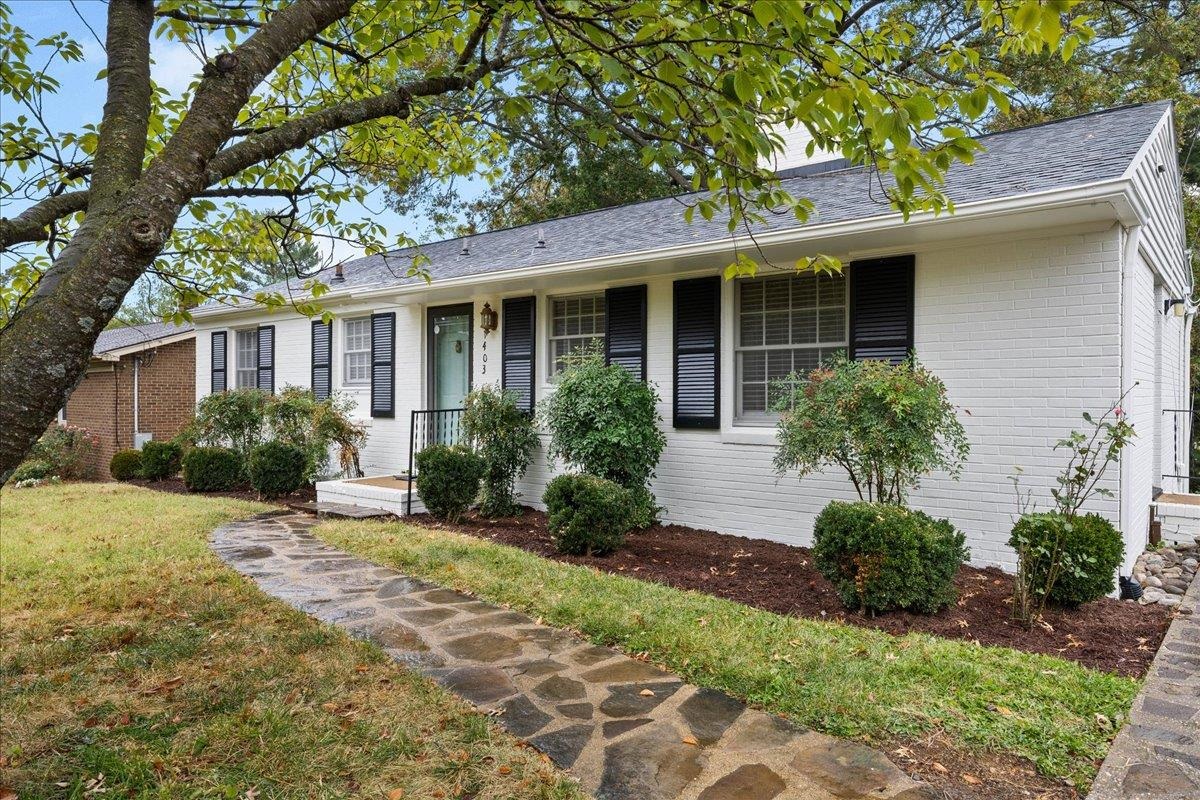 1403 CRAWFORD AVE, HARRISONBURG, Virginia 22801, 4 Bedrooms Bedrooms, ,2 BathroomsBathrooms,Residential,1403 CRAWFORD AVE,669501 MLS # 669501