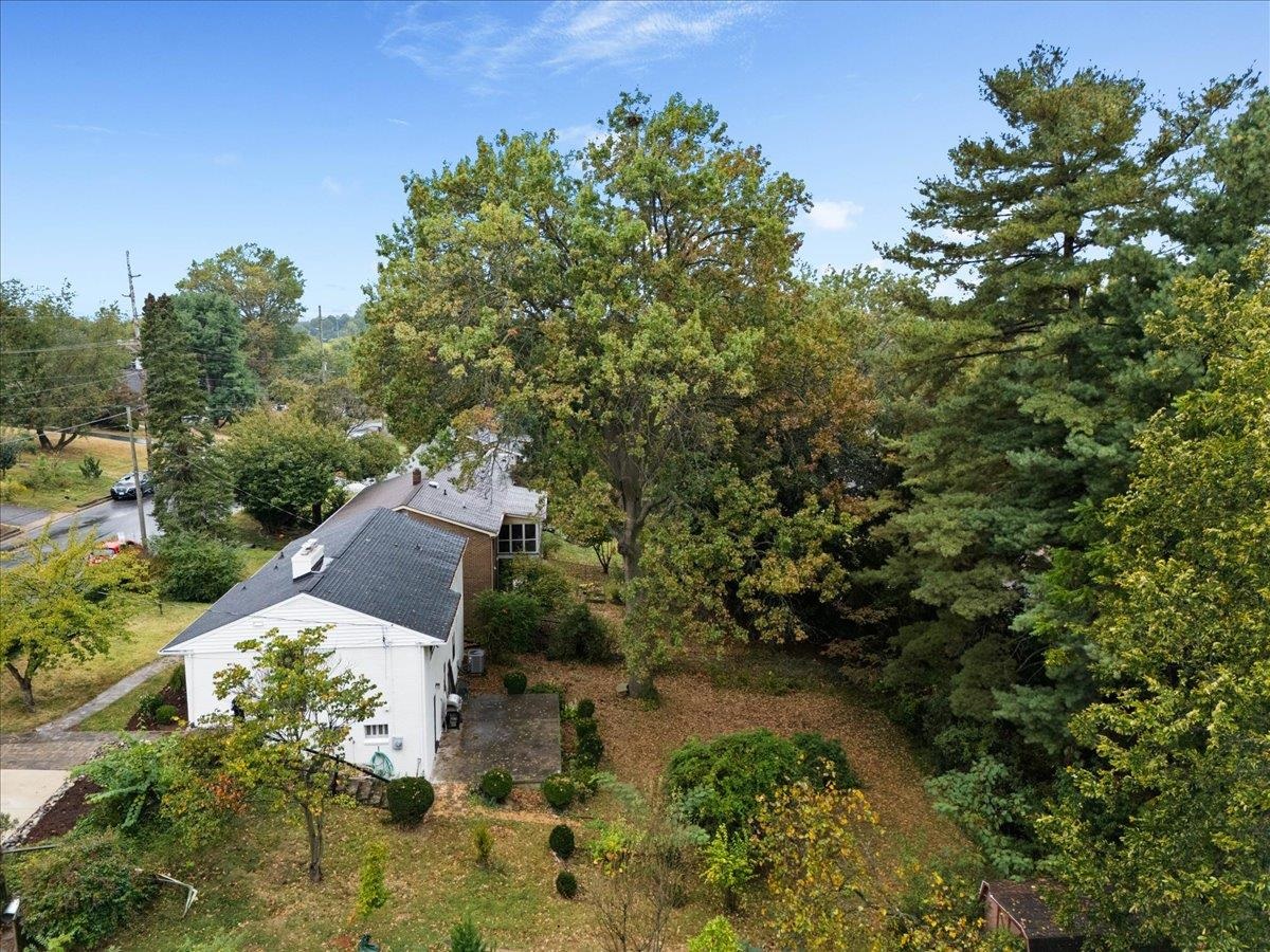 1403 CRAWFORD AVE, HARRISONBURG, Virginia 22801, 4 Bedrooms Bedrooms, ,2 BathroomsBathrooms,Residential,1403 CRAWFORD AVE,669501 MLS # 669501