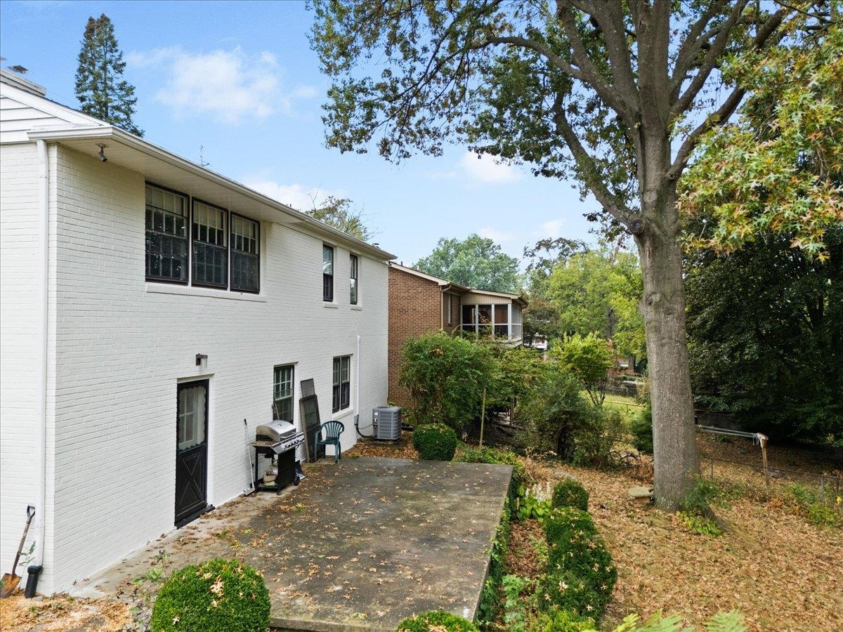 1403 CRAWFORD AVE, HARRISONBURG, Virginia 22801, 4 Bedrooms Bedrooms, ,2 BathroomsBathrooms,Residential,1403 CRAWFORD AVE,669501 MLS # 669501
