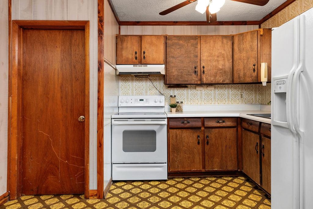 1567 BLUE GRASS HOLLOW RD, MILLBORO, Virginia 24460, 3 Bedrooms Bedrooms, ,2 BathroomsBathrooms,Residential,1567 BLUE GRASS HOLLOW RD,669479 MLS # 669479