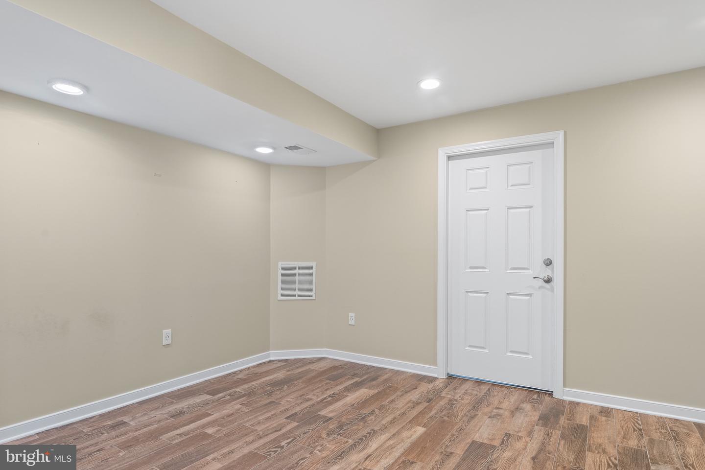 2411 WALTHALL CT, FREDERICKSBURG, Virginia 22408, 4 Bedrooms Bedrooms, ,3 BathroomsBathrooms,Residential,For sale,2411 WALTHALL CT,VASP2035686 MLS # VASP2035686