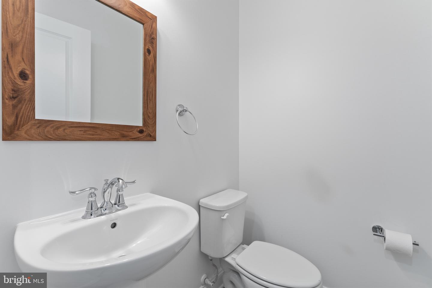 2411 WALTHALL CT, FREDERICKSBURG, Virginia 22408, 4 Bedrooms Bedrooms, ,3 BathroomsBathrooms,Residential,For sale,2411 WALTHALL CT,VASP2035686 MLS # VASP2035686
