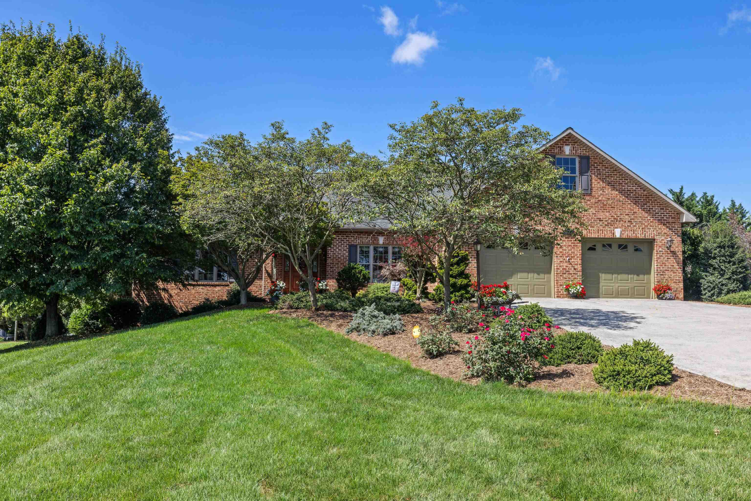 1529 MT CRAWFORD AVE, BRIDGEWATER, Virginia 22812, 4 Bedrooms Bedrooms, ,3 BathroomsBathrooms,Residential,1529 MT CRAWFORD AVE,669493 MLS # 669493