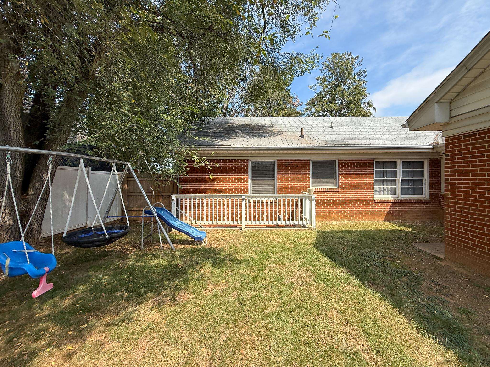 1700 S ELLISON CIR, WAYNESBORO, Virginia 22980, 3 Bedrooms Bedrooms, ,1 BathroomBathrooms,Residential,1700 S ELLISON CIR,669495 MLS # 669495