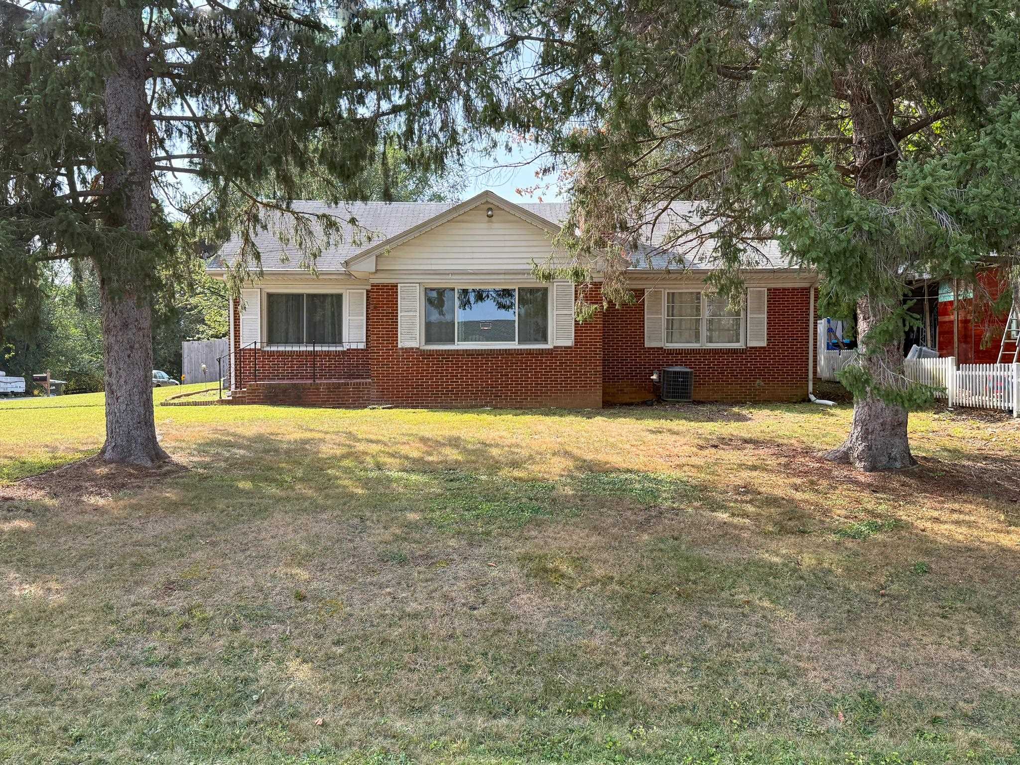 1700 S ELLISON CIR, WAYNESBORO, Virginia 22980, 3 Bedrooms Bedrooms, ,1 BathroomBathrooms,Residential,1700 S ELLISON CIR,669495 MLS # 669495