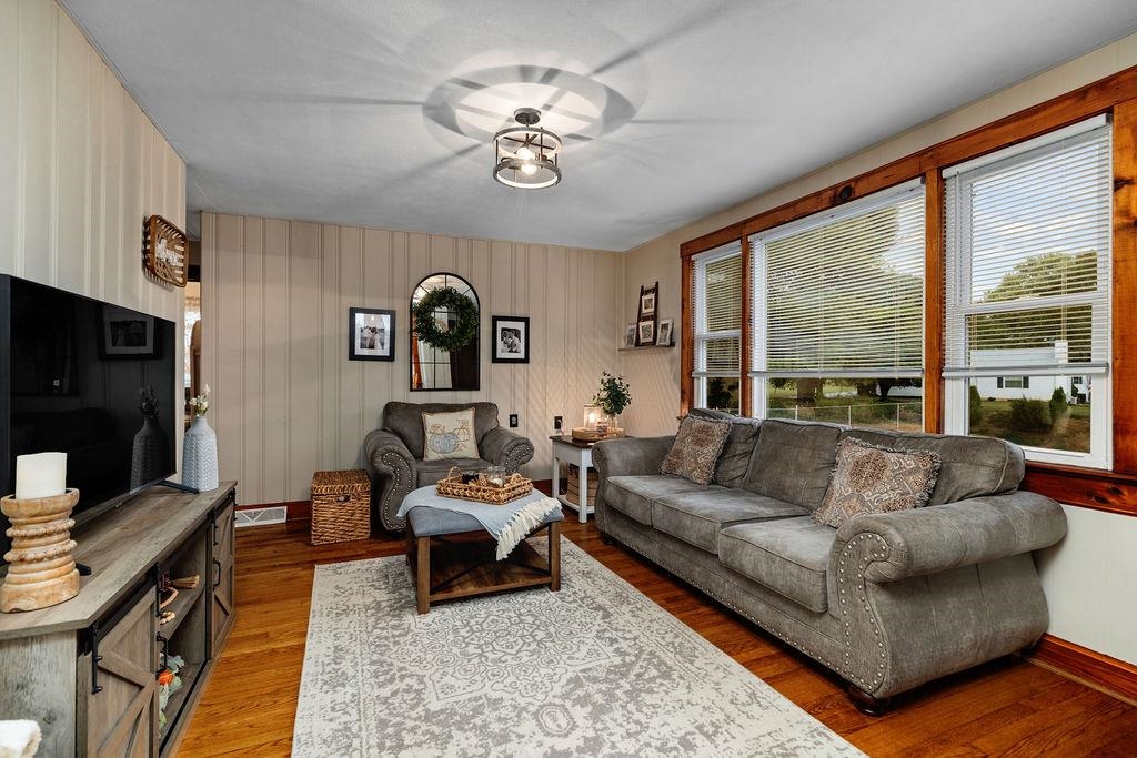 1493 LAUREL HILL RD, VERONA, Virginia 24482, 3 Bedrooms Bedrooms, ,1 BathroomBathrooms,Residential,1493 LAUREL HILL RD,669498 MLS # 669498