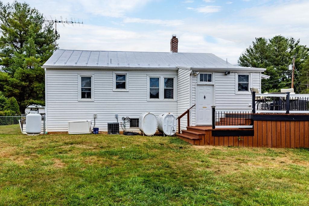 1493 LAUREL HILL RD, VERONA, Virginia 24482, 3 Bedrooms Bedrooms, ,1 BathroomBathrooms,Residential,1493 LAUREL HILL RD,669498 MLS # 669498