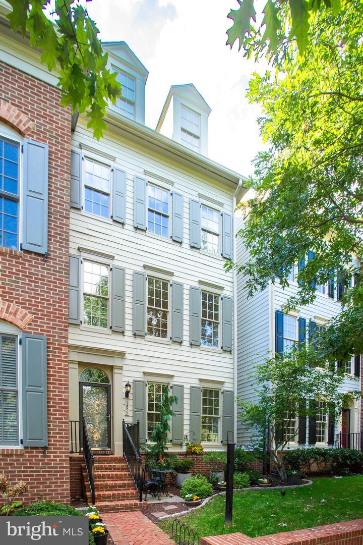 1852 CARPENTER RD, ALEXANDRIA, Virginia 22314, 3 Bedrooms Bedrooms, ,3 BathroomsBathrooms,Residential,For sale,1852 CARPENTER RD,VAAX2048972 MLS # VAAX2048972