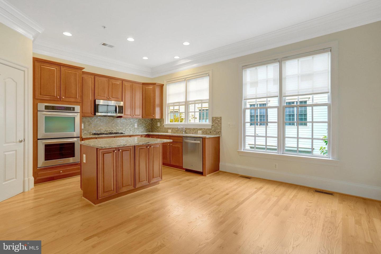 1852 CARPENTER RD, ALEXANDRIA, Virginia 22314, 3 Bedrooms Bedrooms, ,3 BathroomsBathrooms,Residential,For sale,1852 CARPENTER RD,VAAX2048972 MLS # VAAX2048972