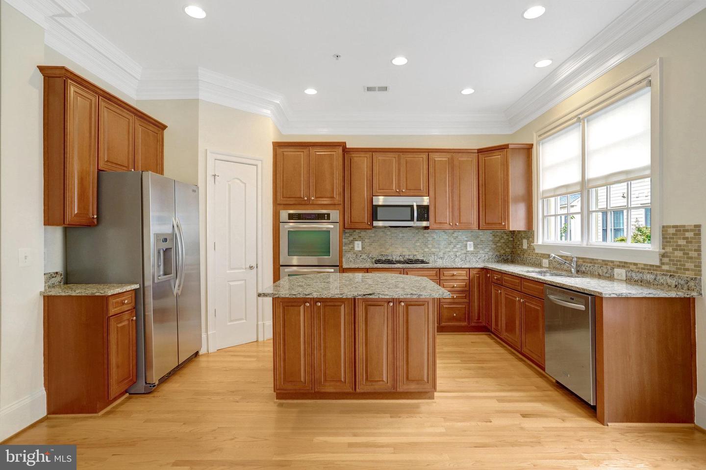 1852 CARPENTER RD, ALEXANDRIA, Virginia 22314, 3 Bedrooms Bedrooms, ,3 BathroomsBathrooms,Residential,For sale,1852 CARPENTER RD,VAAX2048972 MLS # VAAX2048972