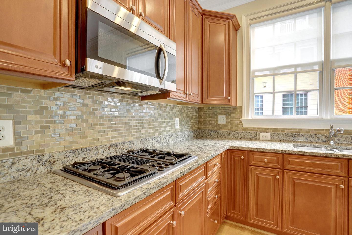 1852 CARPENTER RD, ALEXANDRIA, Virginia 22314, 3 Bedrooms Bedrooms, ,3 BathroomsBathrooms,Residential,For sale,1852 CARPENTER RD,VAAX2048972 MLS # VAAX2048972