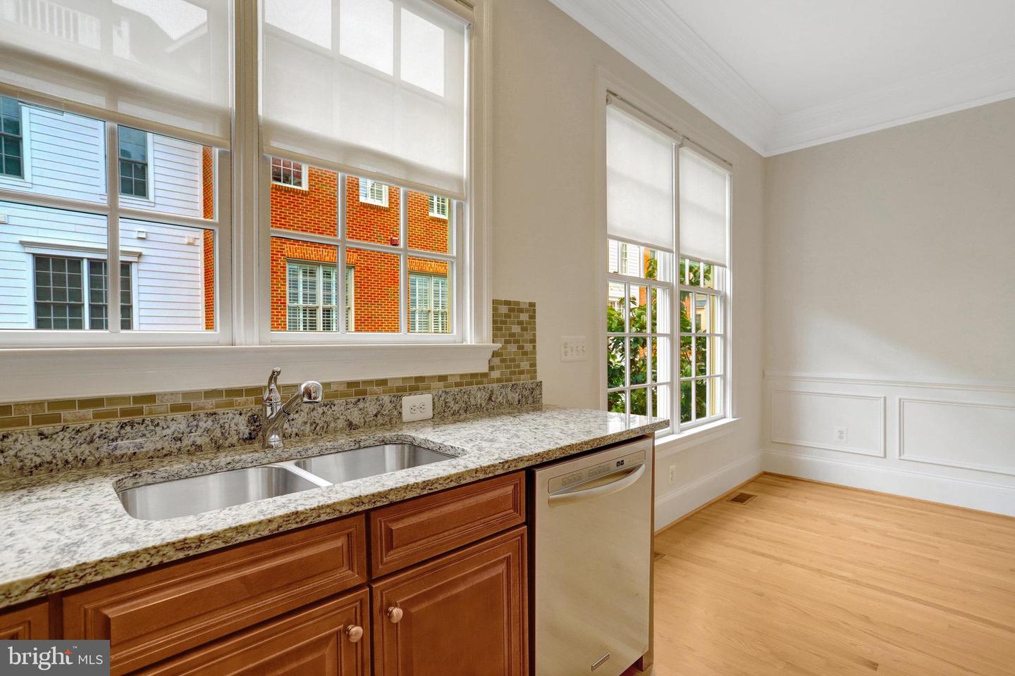 1852 CARPENTER RD, ALEXANDRIA, Virginia 22314, 3 Bedrooms Bedrooms, ,3 BathroomsBathrooms,Residential,For sale,1852 CARPENTER RD,VAAX2048972 MLS # VAAX2048972
