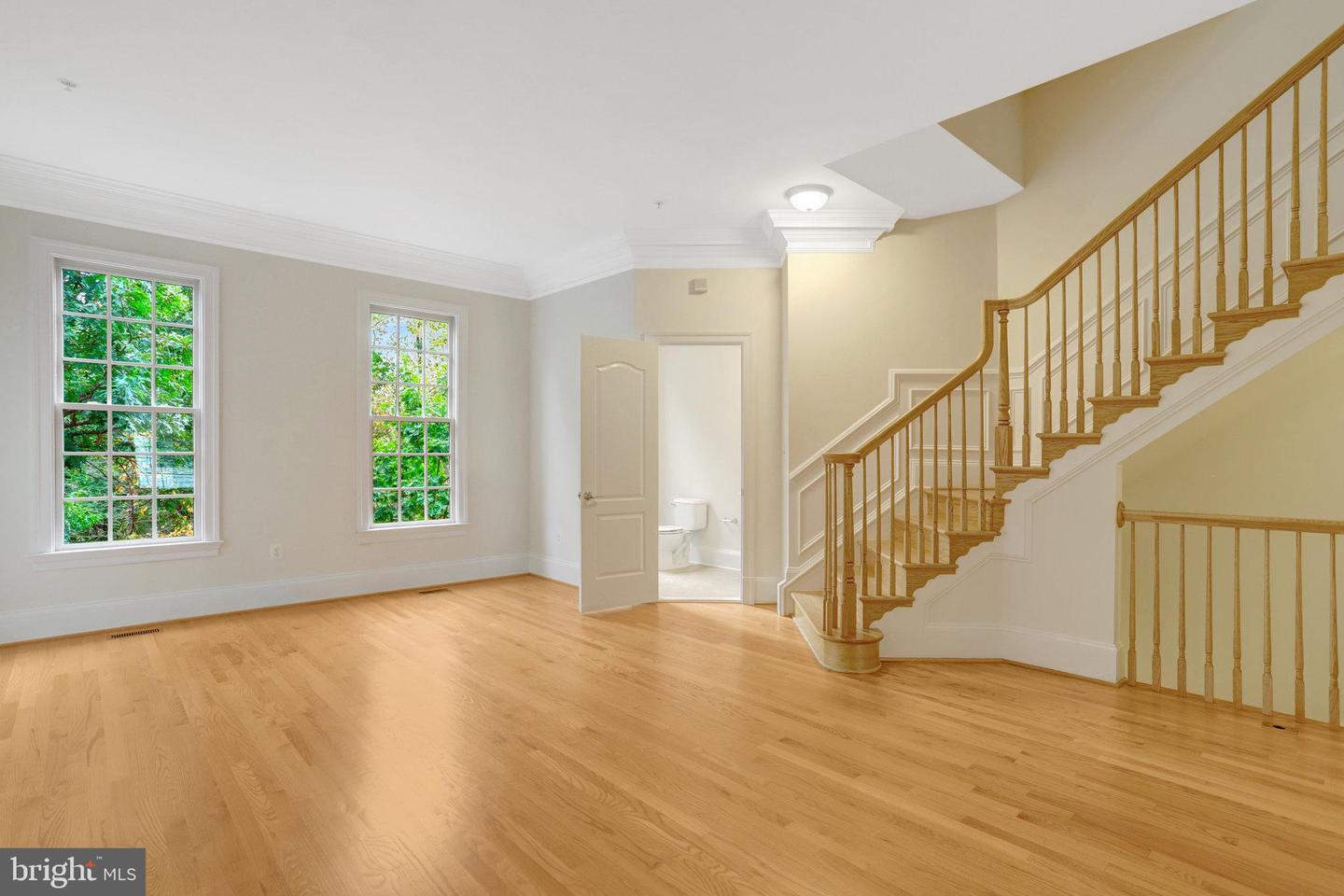1852 CARPENTER RD, ALEXANDRIA, Virginia 22314, 3 Bedrooms Bedrooms, ,3 BathroomsBathrooms,Residential,For sale,1852 CARPENTER RD,VAAX2048972 MLS # VAAX2048972