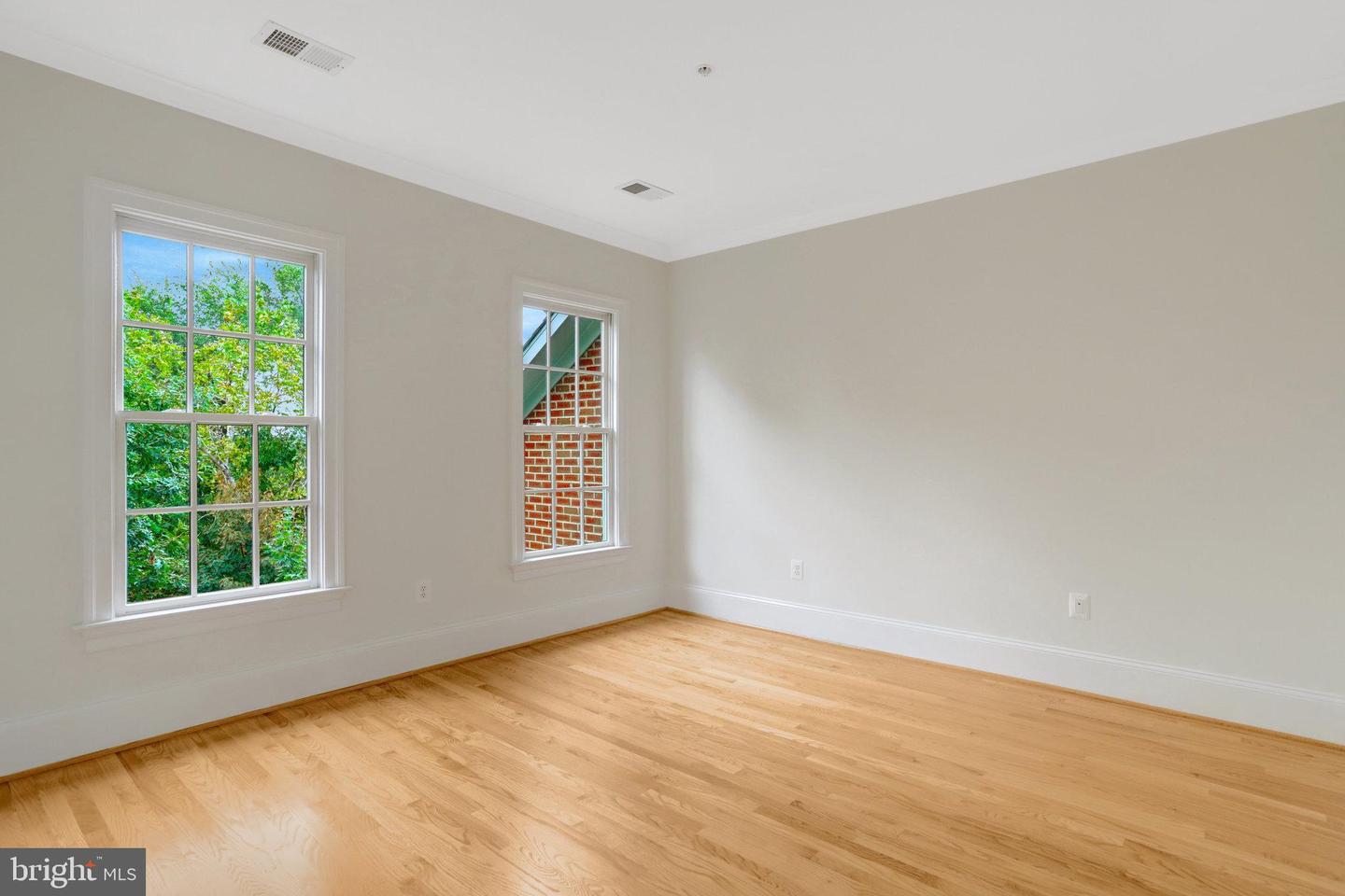 1852 CARPENTER RD, ALEXANDRIA, Virginia 22314, 3 Bedrooms Bedrooms, ,3 BathroomsBathrooms,Residential,For sale,1852 CARPENTER RD,VAAX2048972 MLS # VAAX2048972