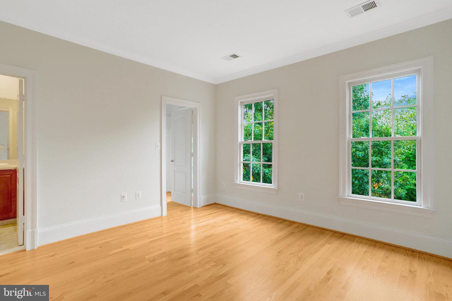 1852 CARPENTER RD, ALEXANDRIA, Virginia 22314, 3 Bedrooms Bedrooms, ,3 BathroomsBathrooms,Residential,For sale,1852 CARPENTER RD,VAAX2048972 MLS # VAAX2048972