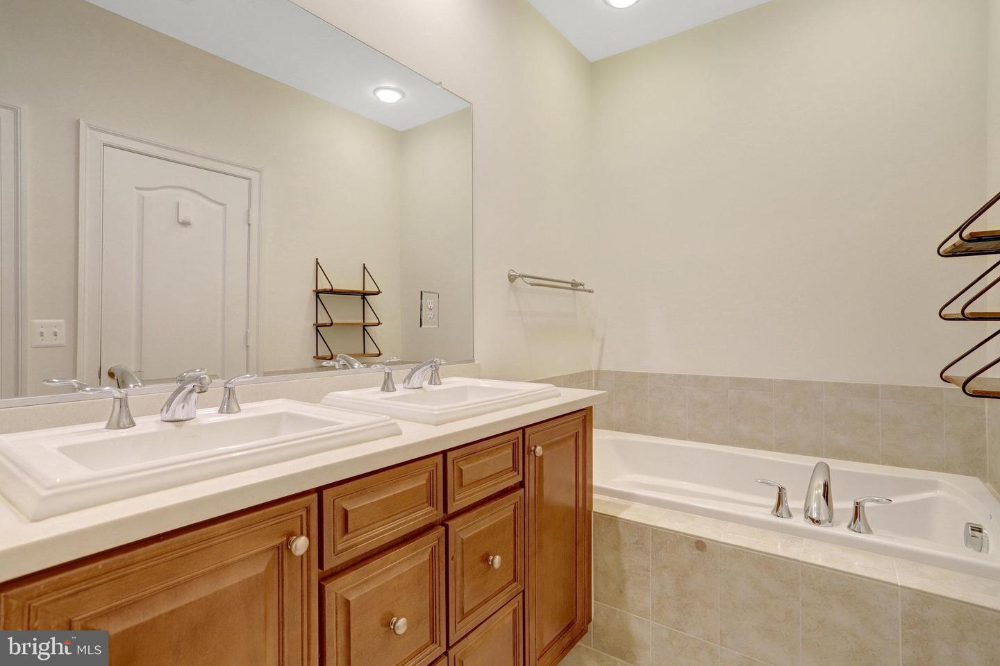 1852 CARPENTER RD, ALEXANDRIA, Virginia 22314, 3 Bedrooms Bedrooms, ,3 BathroomsBathrooms,Residential,For sale,1852 CARPENTER RD,VAAX2048972 MLS # VAAX2048972