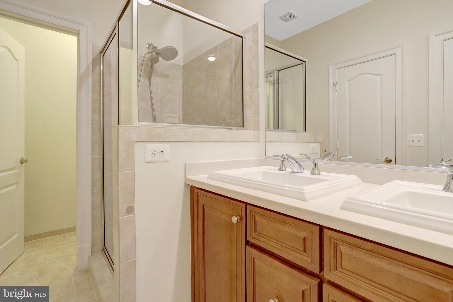 1852 CARPENTER RD, ALEXANDRIA, Virginia 22314, 3 Bedrooms Bedrooms, ,3 BathroomsBathrooms,Residential,For sale,1852 CARPENTER RD,VAAX2048972 MLS # VAAX2048972
