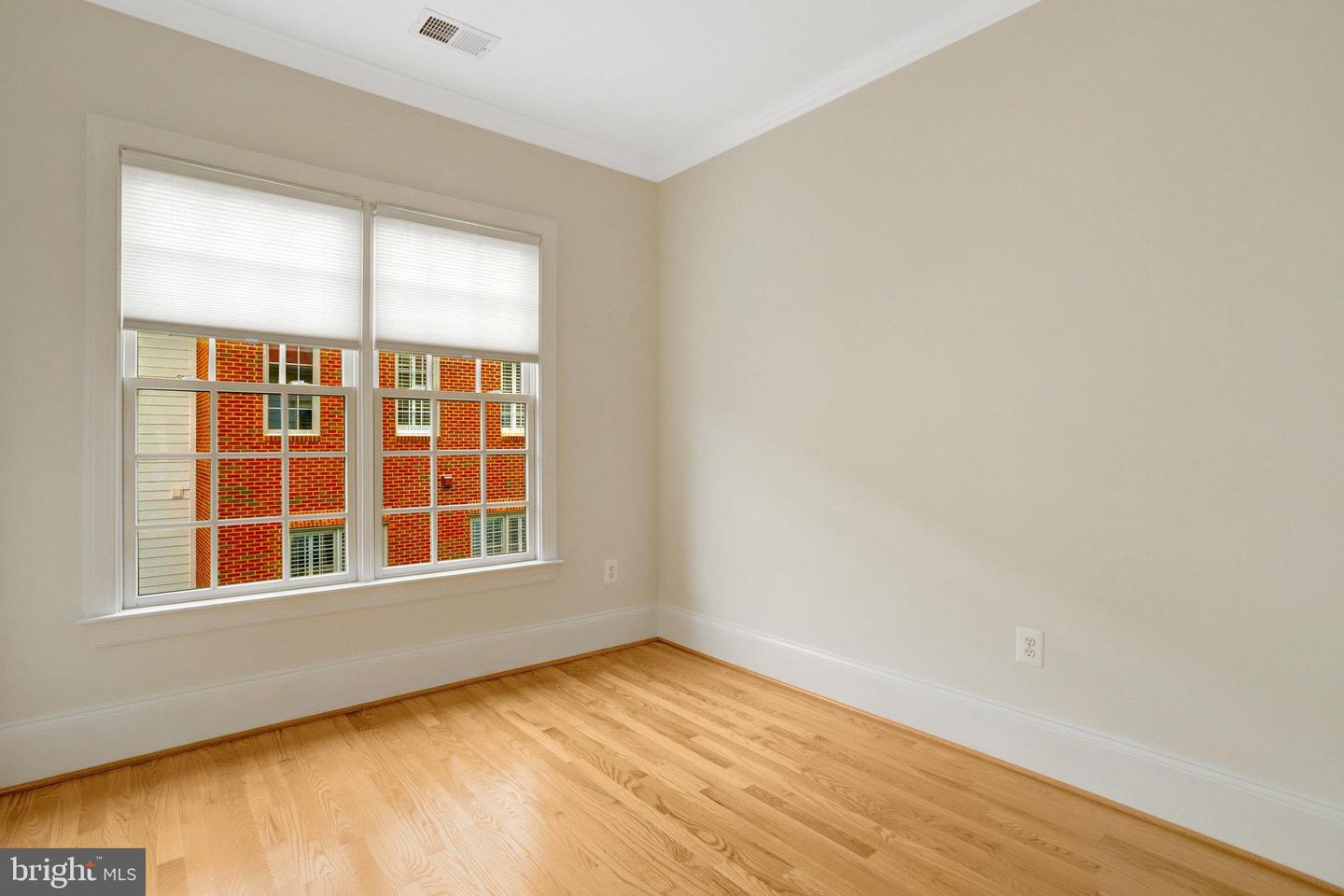 1852 CARPENTER RD, ALEXANDRIA, Virginia 22314, 3 Bedrooms Bedrooms, ,3 BathroomsBathrooms,Residential,For sale,1852 CARPENTER RD,VAAX2048972 MLS # VAAX2048972