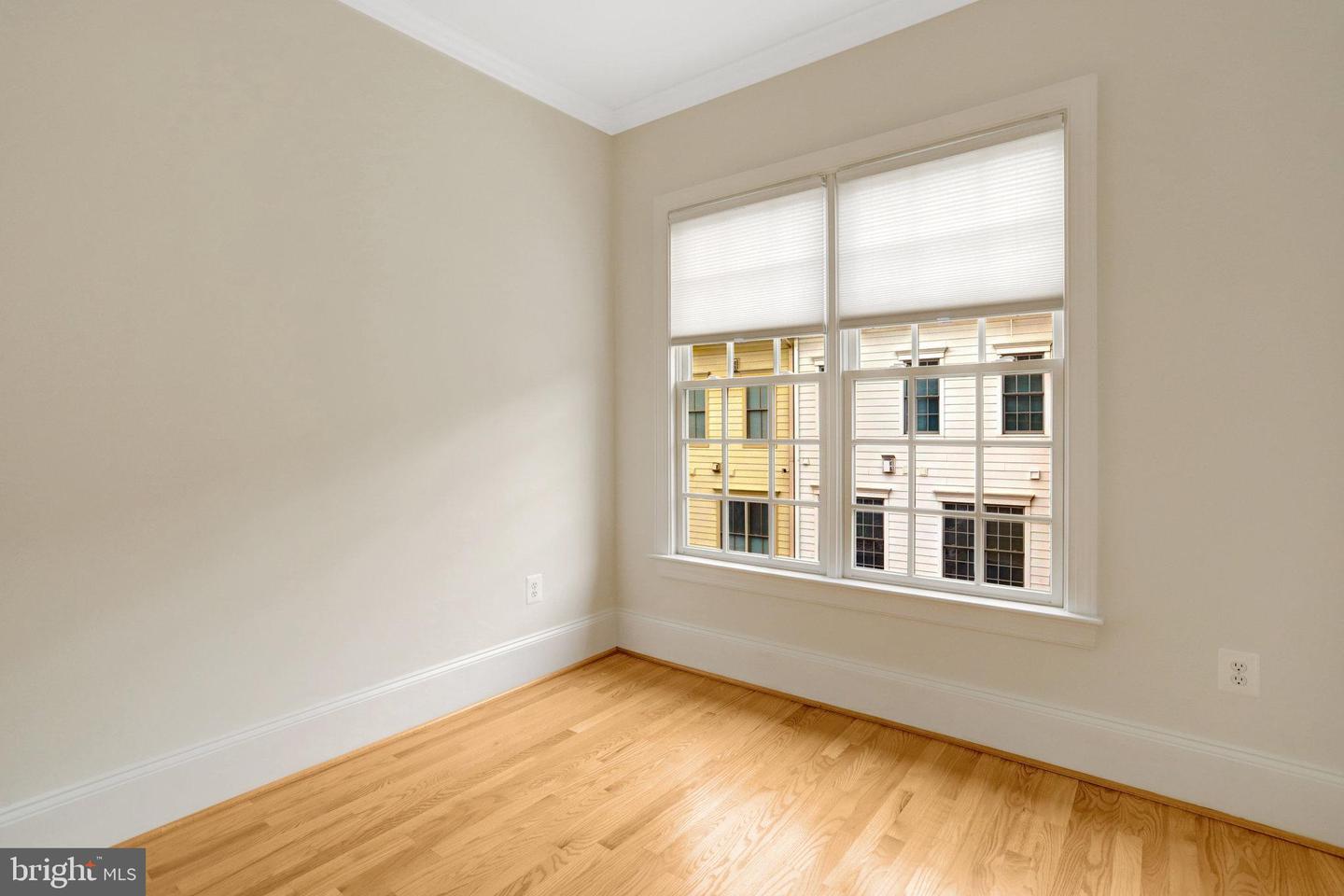 1852 CARPENTER RD, ALEXANDRIA, Virginia 22314, 3 Bedrooms Bedrooms, ,3 BathroomsBathrooms,Residential,For sale,1852 CARPENTER RD,VAAX2048972 MLS # VAAX2048972