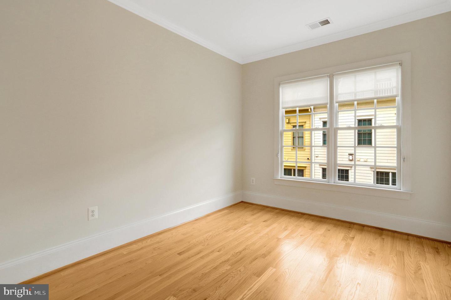 1852 CARPENTER RD, ALEXANDRIA, Virginia 22314, 3 Bedrooms Bedrooms, ,3 BathroomsBathrooms,Residential,For sale,1852 CARPENTER RD,VAAX2048972 MLS # VAAX2048972