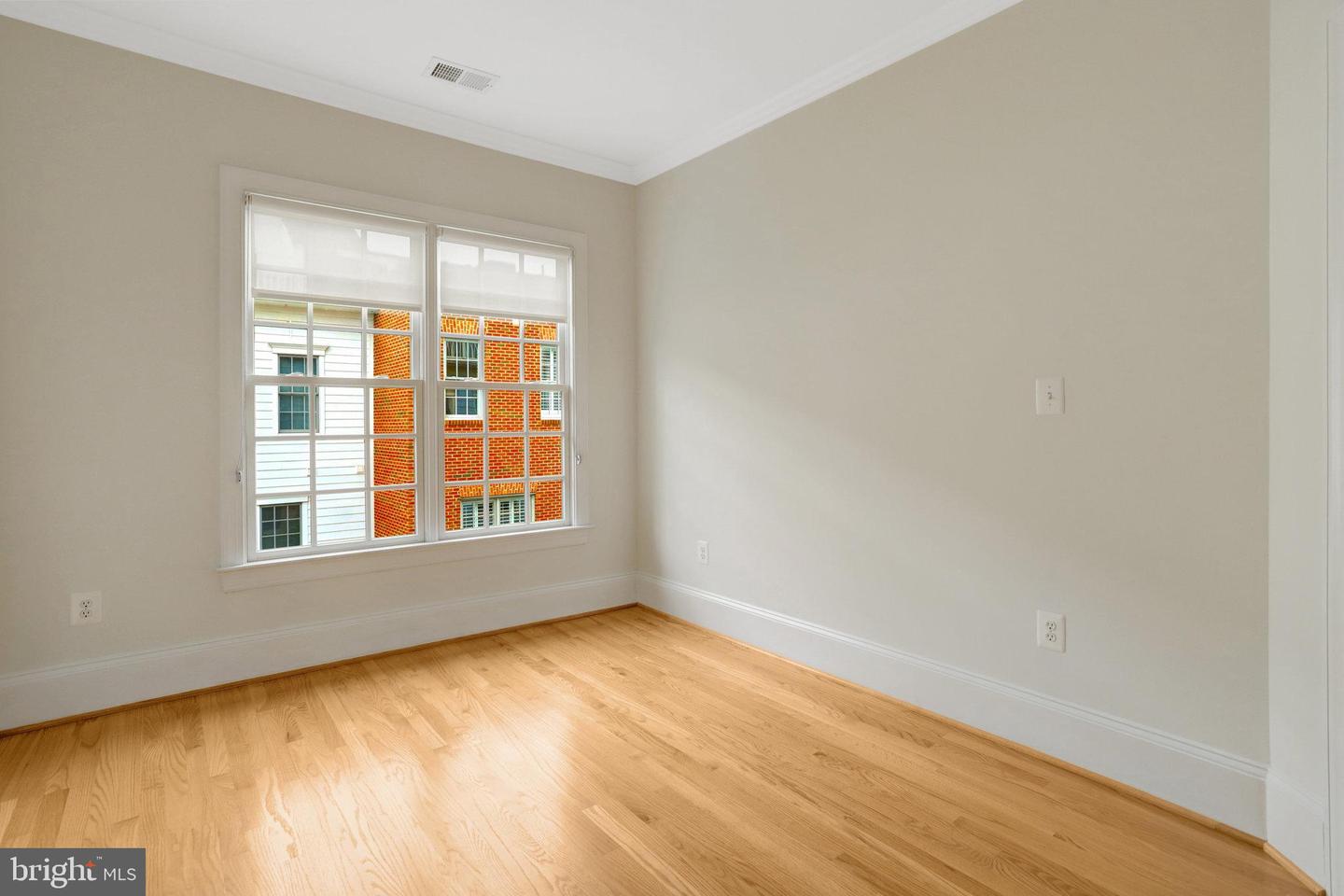 1852 CARPENTER RD, ALEXANDRIA, Virginia 22314, 3 Bedrooms Bedrooms, ,3 BathroomsBathrooms,Residential,For sale,1852 CARPENTER RD,VAAX2048972 MLS # VAAX2048972