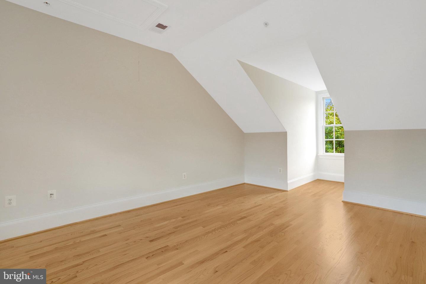 1852 CARPENTER RD, ALEXANDRIA, Virginia 22314, 3 Bedrooms Bedrooms, ,3 BathroomsBathrooms,Residential,For sale,1852 CARPENTER RD,VAAX2048972 MLS # VAAX2048972