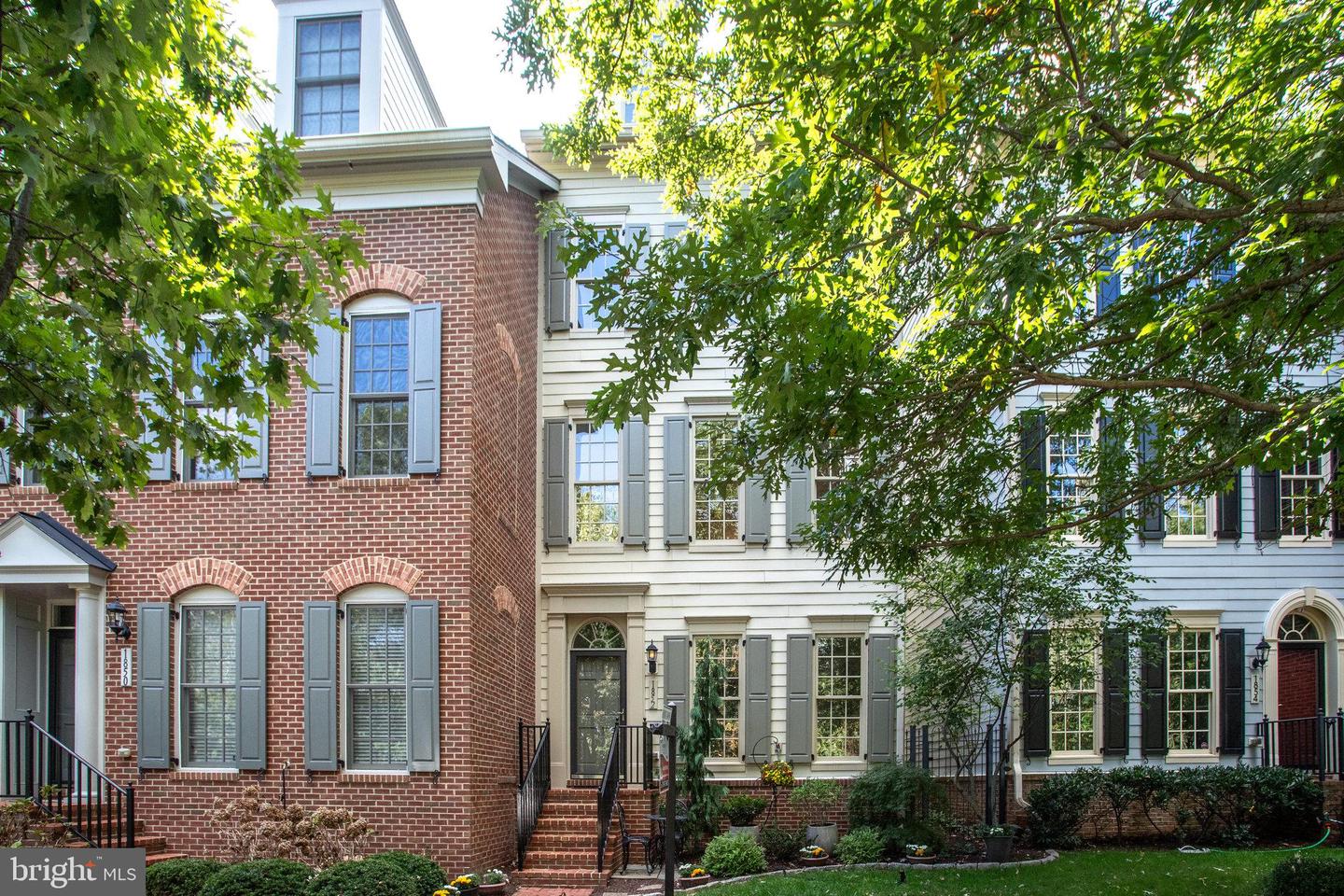 1852 CARPENTER RD, ALEXANDRIA, Virginia 22314, 3 Bedrooms Bedrooms, ,3 BathroomsBathrooms,Residential,For sale,1852 CARPENTER RD,VAAX2048972 MLS # VAAX2048972