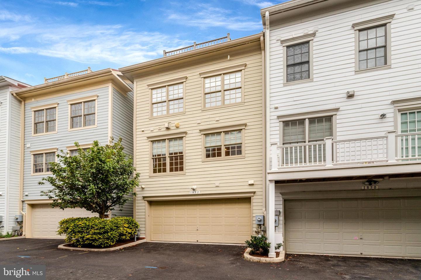 1852 CARPENTER RD, ALEXANDRIA, Virginia 22314, 3 Bedrooms Bedrooms, ,3 BathroomsBathrooms,Residential,For sale,1852 CARPENTER RD,VAAX2048972 MLS # VAAX2048972