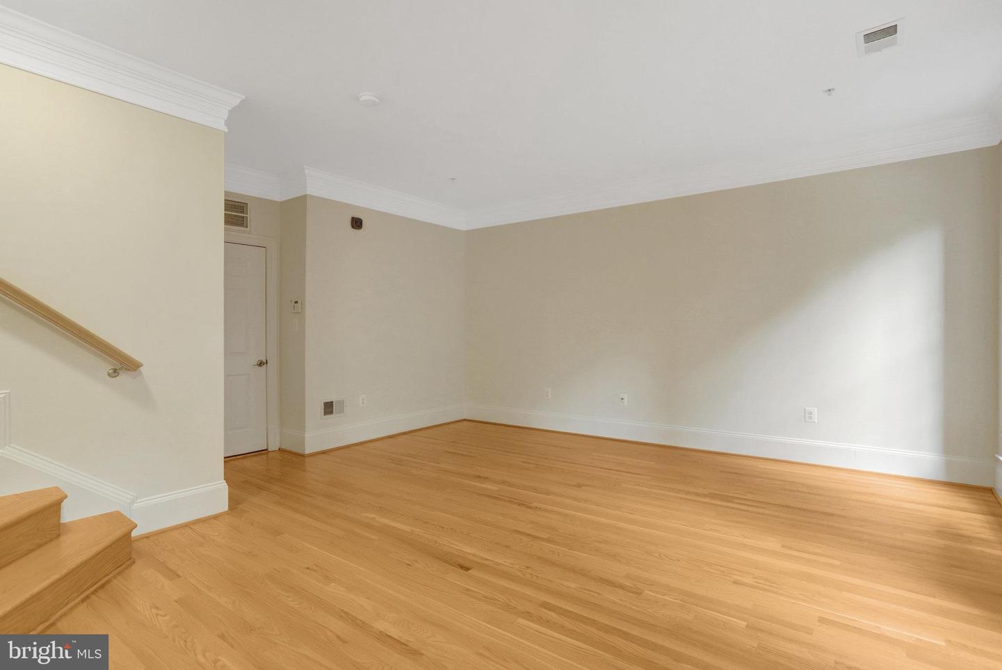 1852 CARPENTER RD, ALEXANDRIA, Virginia 22314, 3 Bedrooms Bedrooms, ,3 BathroomsBathrooms,Residential,For sale,1852 CARPENTER RD,VAAX2048972 MLS # VAAX2048972