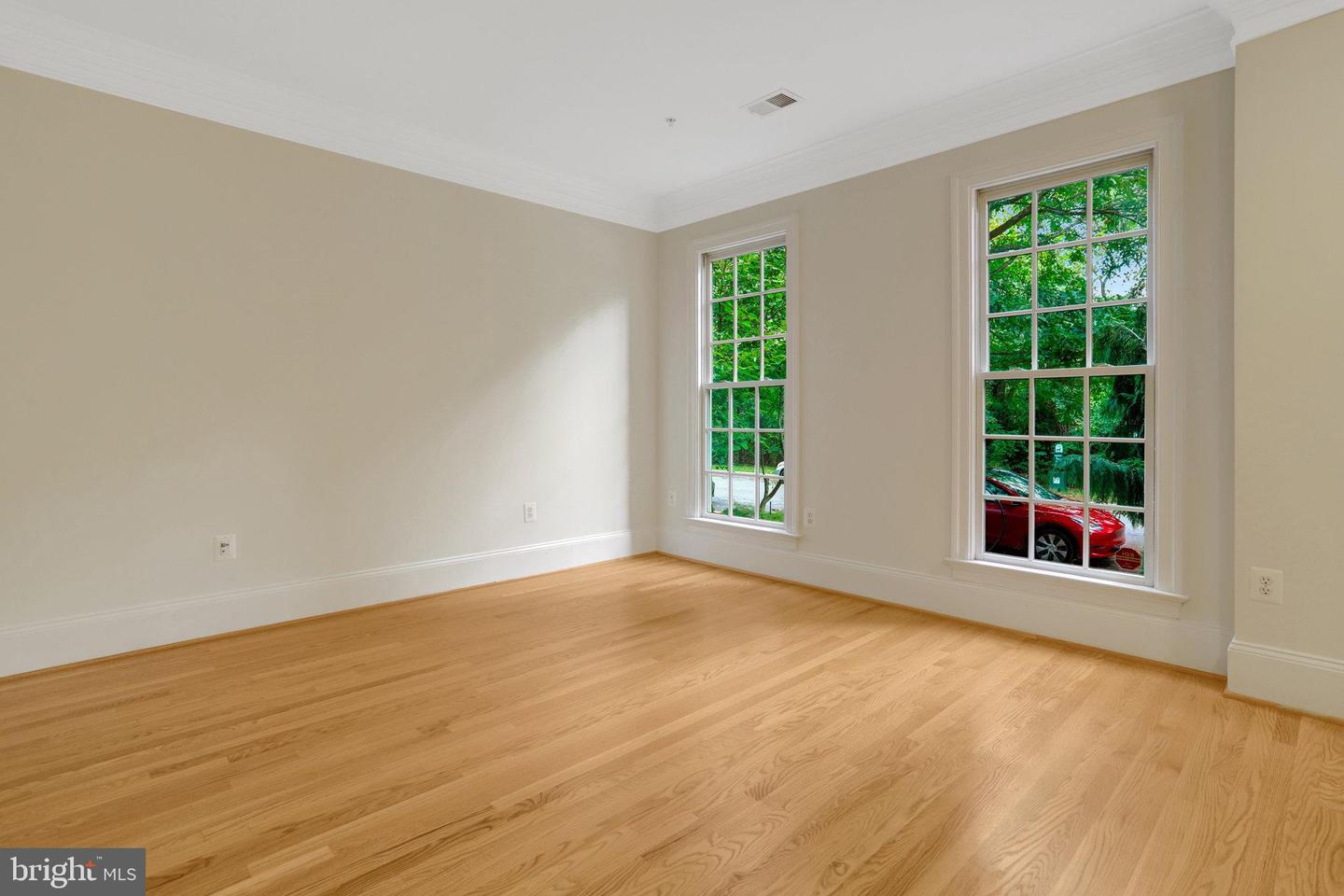 1852 CARPENTER RD, ALEXANDRIA, Virginia 22314, 3 Bedrooms Bedrooms, ,3 BathroomsBathrooms,Residential,For sale,1852 CARPENTER RD,VAAX2048972 MLS # VAAX2048972