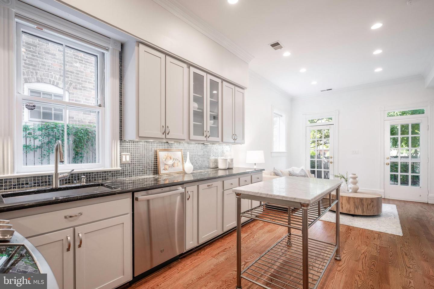 332 N COLUMBUS ST, ALEXANDRIA, Virginia 22314, 3 Bedrooms Bedrooms, ,2 BathroomsBathrooms,Residential,For sale,332 N COLUMBUS ST,VAAX2049164 MLS # VAAX2049164