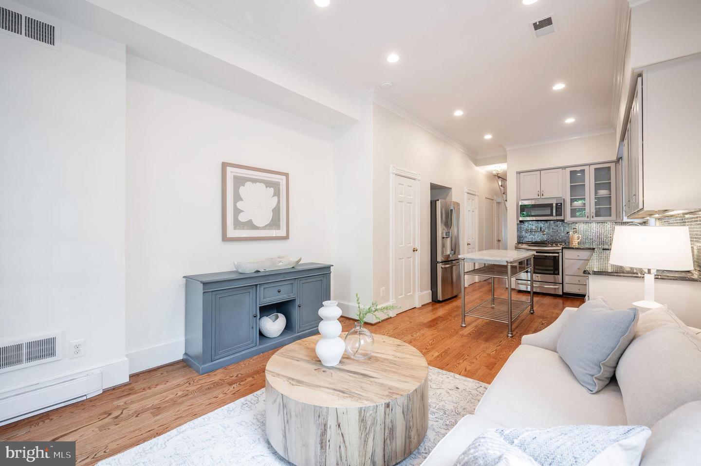 332 N COLUMBUS ST, ALEXANDRIA, Virginia 22314, 3 Bedrooms Bedrooms, ,2 BathroomsBathrooms,Residential,For sale,332 N COLUMBUS ST,VAAX2049164 MLS # VAAX2049164