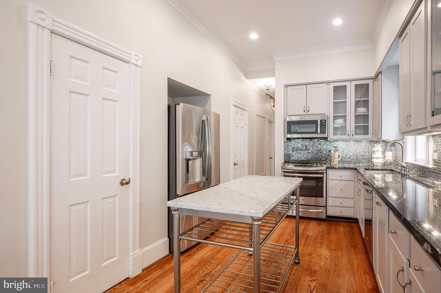 332 N COLUMBUS ST, ALEXANDRIA, Virginia 22314, 3 Bedrooms Bedrooms, ,2 BathroomsBathrooms,Residential,For sale,332 N COLUMBUS ST,VAAX2049164 MLS # VAAX2049164