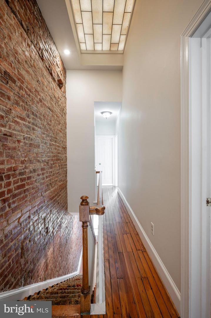 332 N COLUMBUS ST, ALEXANDRIA, Virginia 22314, 3 Bedrooms Bedrooms, ,2 BathroomsBathrooms,Residential,For sale,332 N COLUMBUS ST,VAAX2049164 MLS # VAAX2049164