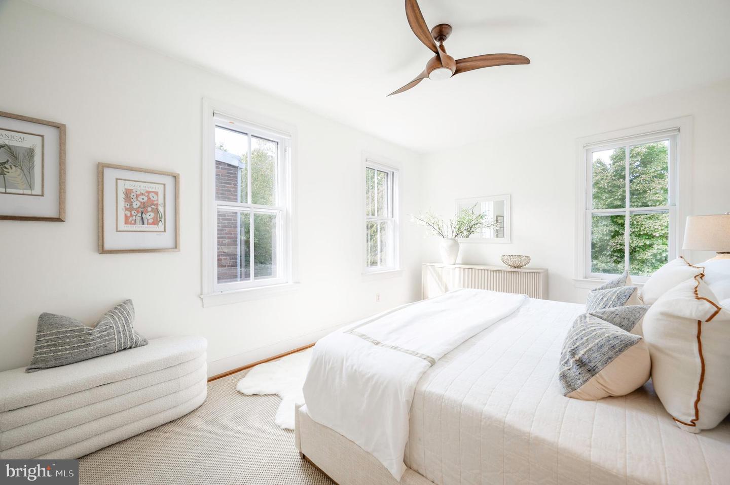 332 N COLUMBUS ST, ALEXANDRIA, Virginia 22314, 3 Bedrooms Bedrooms, ,2 BathroomsBathrooms,Residential,For sale,332 N COLUMBUS ST,VAAX2049164 MLS # VAAX2049164