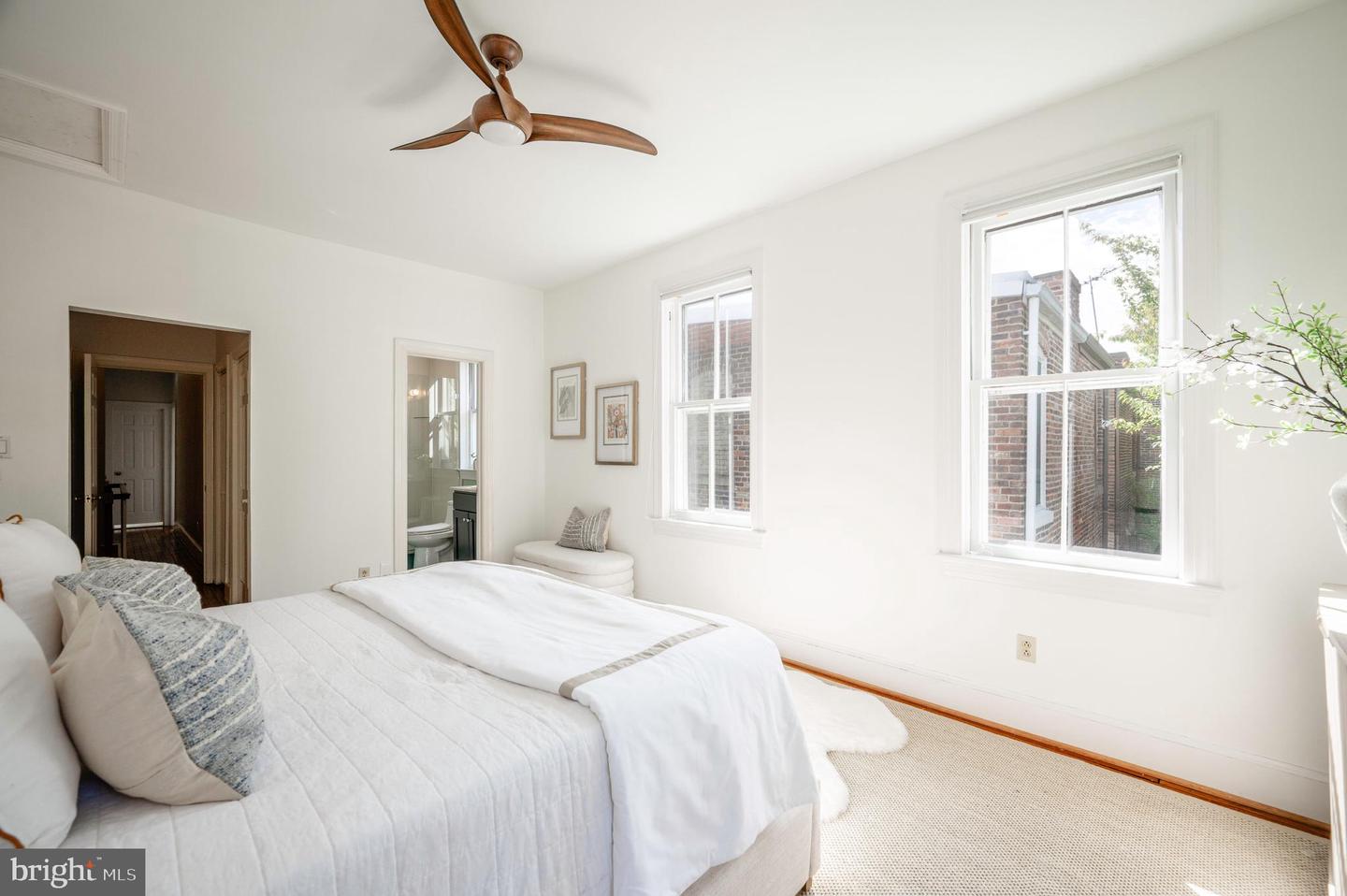 332 N COLUMBUS ST, ALEXANDRIA, Virginia 22314, 3 Bedrooms Bedrooms, ,2 BathroomsBathrooms,Residential,For sale,332 N COLUMBUS ST,VAAX2049164 MLS # VAAX2049164