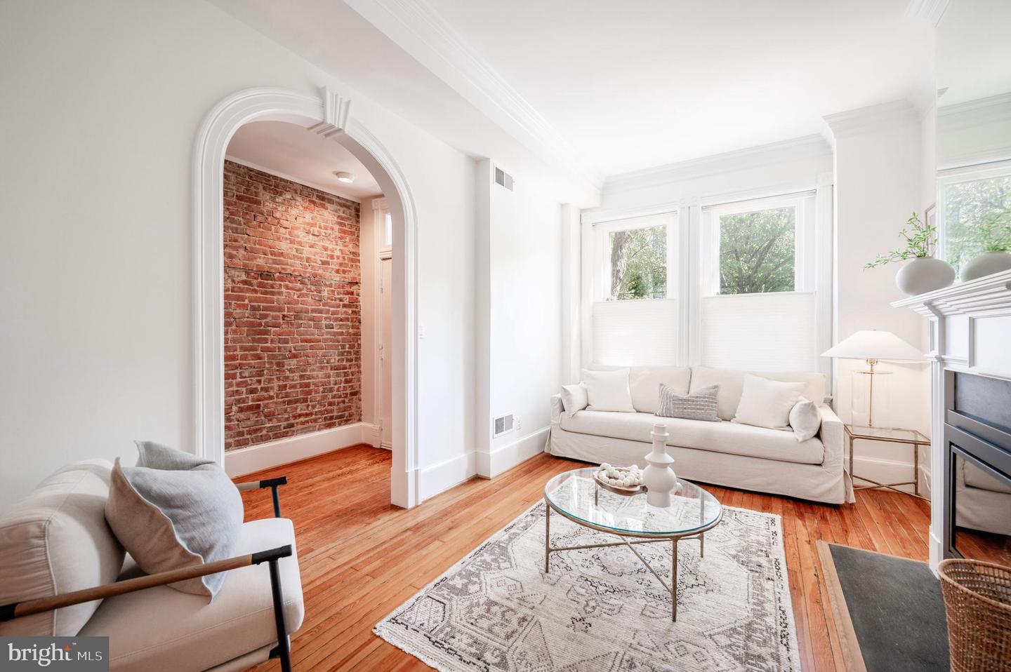 332 N COLUMBUS ST, ALEXANDRIA, Virginia 22314, 3 Bedrooms Bedrooms, ,2 BathroomsBathrooms,Residential,For sale,332 N COLUMBUS ST,VAAX2049164 MLS # VAAX2049164