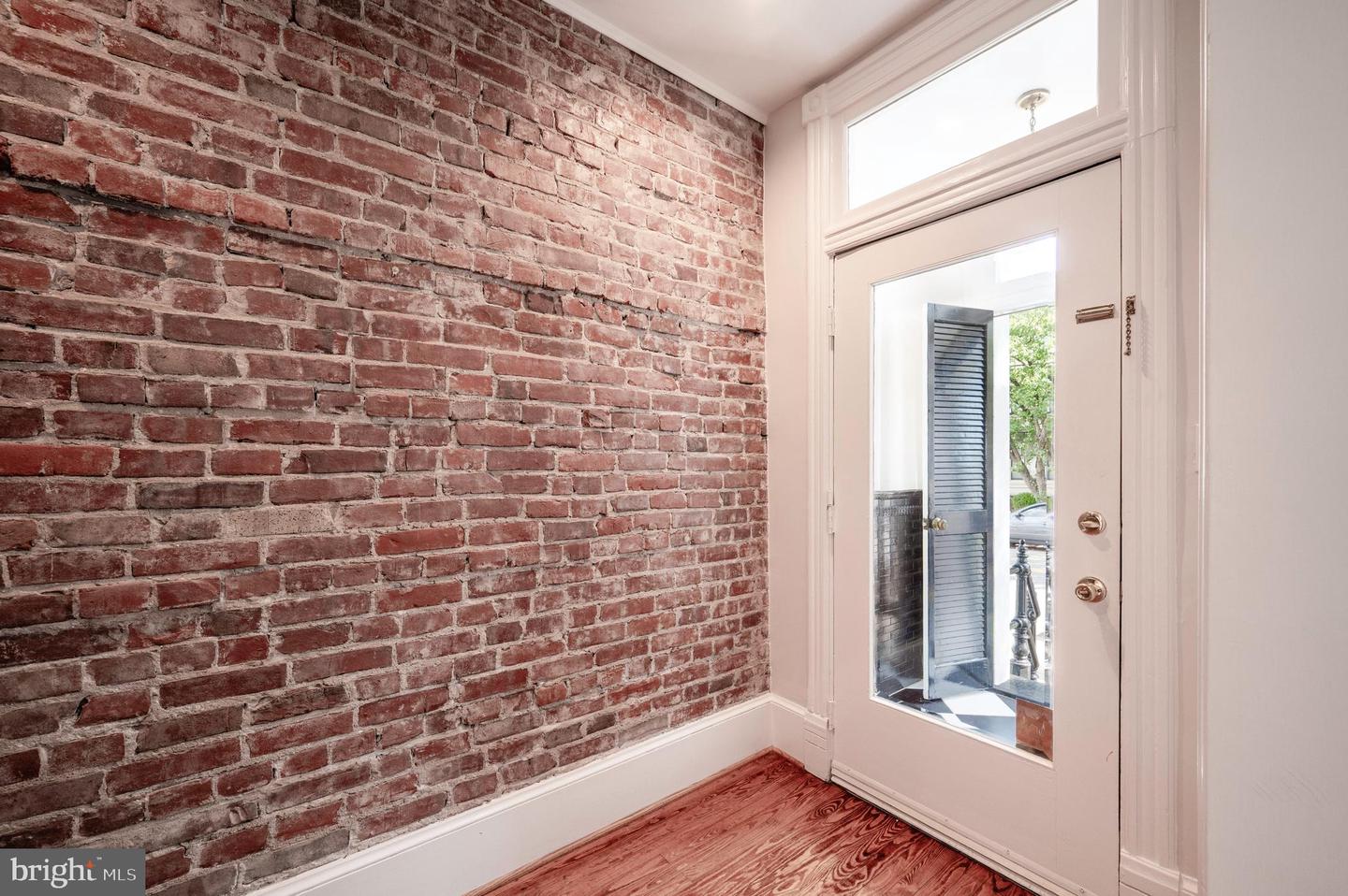 332 N COLUMBUS ST, ALEXANDRIA, Virginia 22314, 3 Bedrooms Bedrooms, ,2 BathroomsBathrooms,Residential,For sale,332 N COLUMBUS ST,VAAX2049164 MLS # VAAX2049164