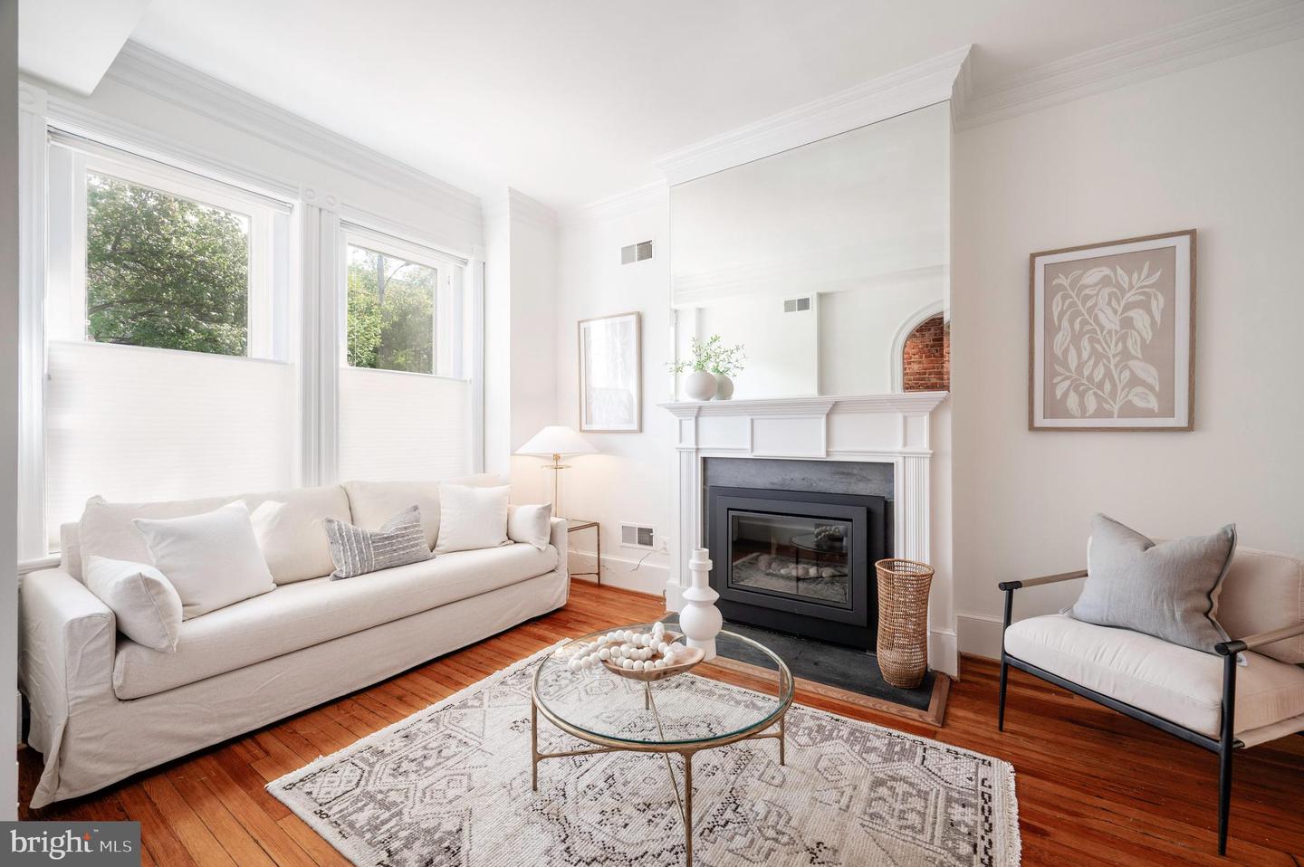 332 N COLUMBUS ST, ALEXANDRIA, Virginia 22314, 3 Bedrooms Bedrooms, ,2 BathroomsBathrooms,Residential,For sale,332 N COLUMBUS ST,VAAX2049164 MLS # VAAX2049164